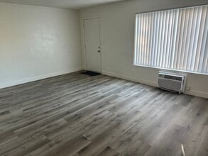 8202 Ashgrove Dr in La Mirada, CA - Building Photo - Building Photo