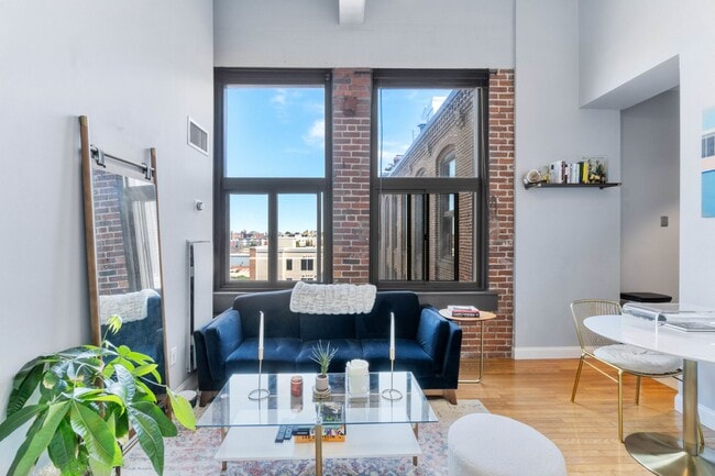 320 W 2nd St in Boston, MA - Building Photo - Building Photo