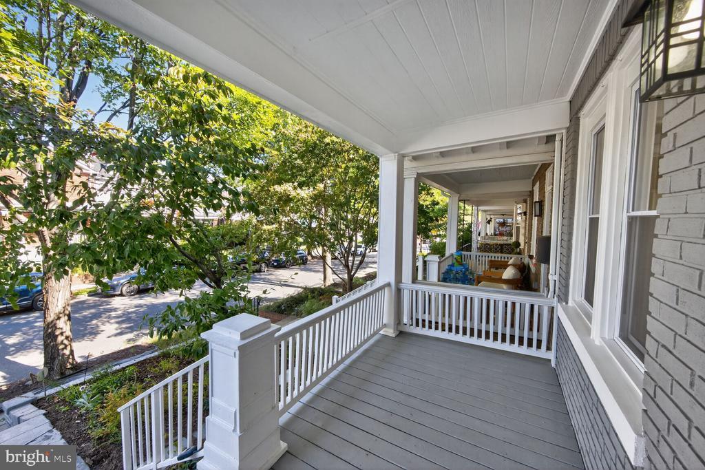 1607 D St NE in Washington, DC - Building Photo