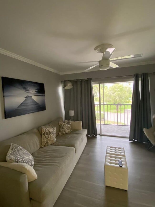 property at 1531 SE Royal Green Cir