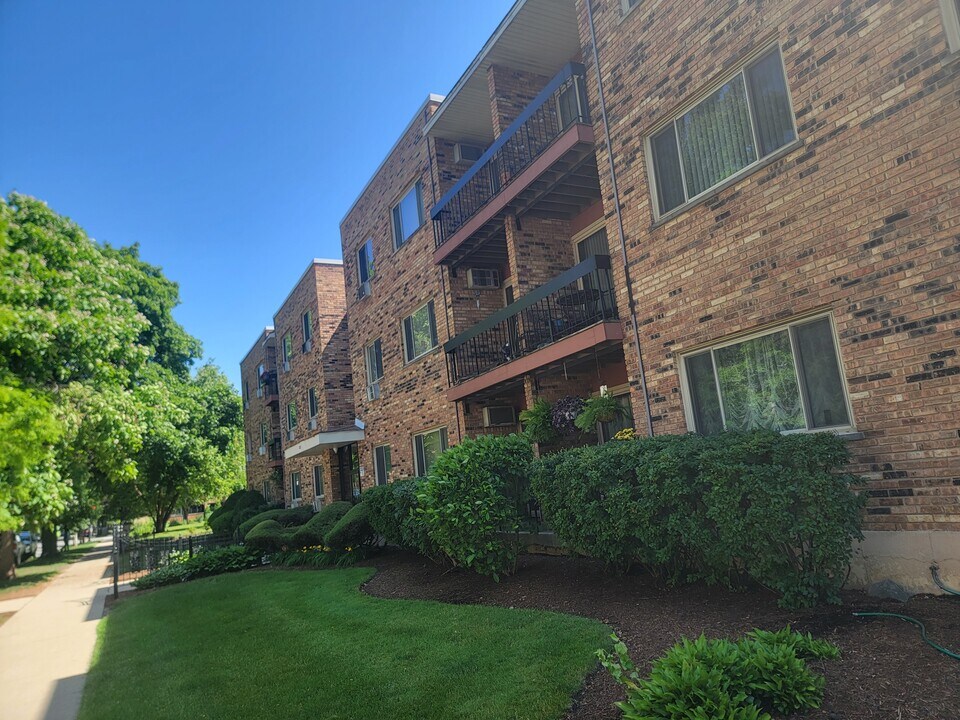420 Home Ave in Oak Park, IL - Building Photo