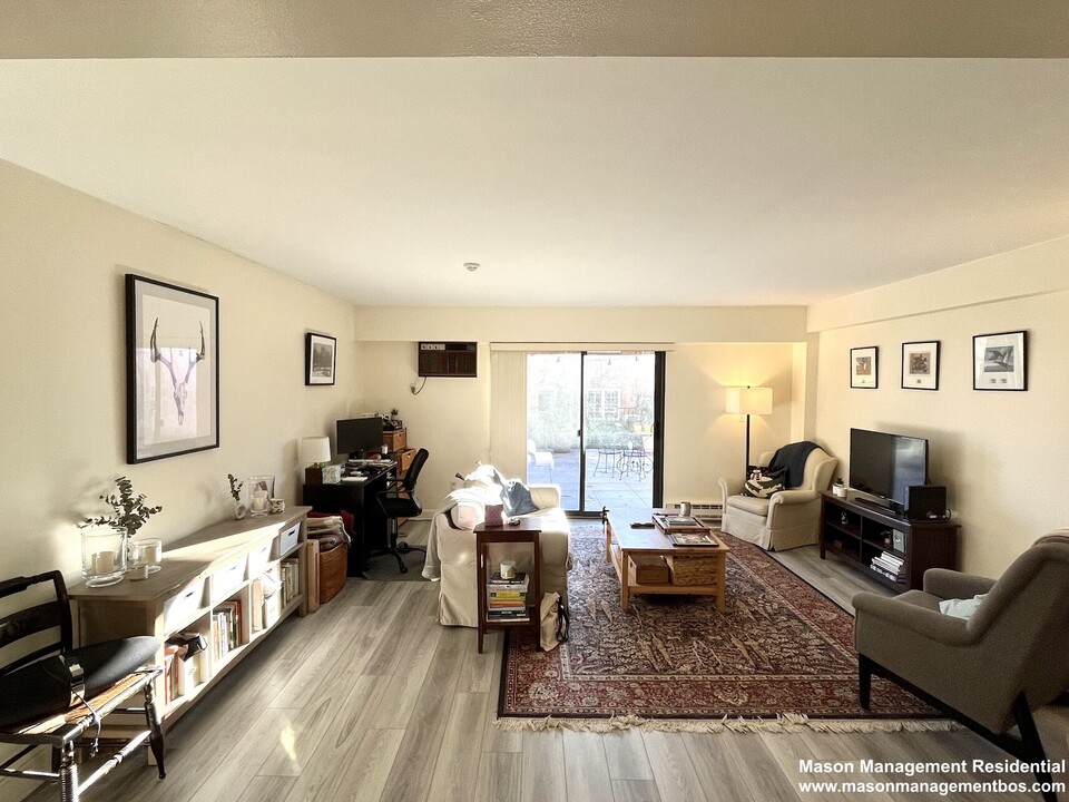125 Pleasant St, Unit 105 in Brookline, MA - Building Photo