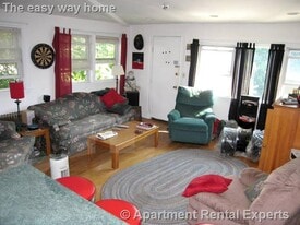 2572 Massachusetts Ave in Cambridge, MA - Building Photo