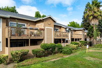 Lund Garden Apartments in Hayward, CA - Building Photo - Building Photo