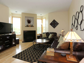 9640 Independence Cir, Unit 5 in Chanhassen, MN - Building Photo - Building Photo