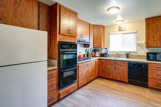 542 Sheridan St in Vallejo, CA - Building Photo - Building Photo