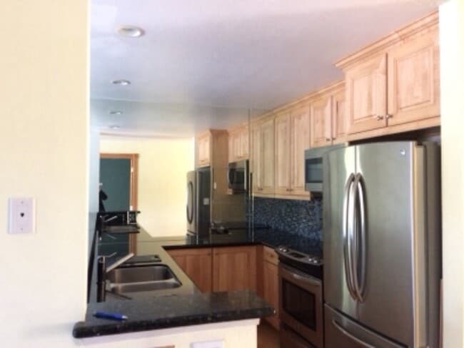 17431 Ambaum Blvd S in Burien, WA - Building Photo - Building Photo