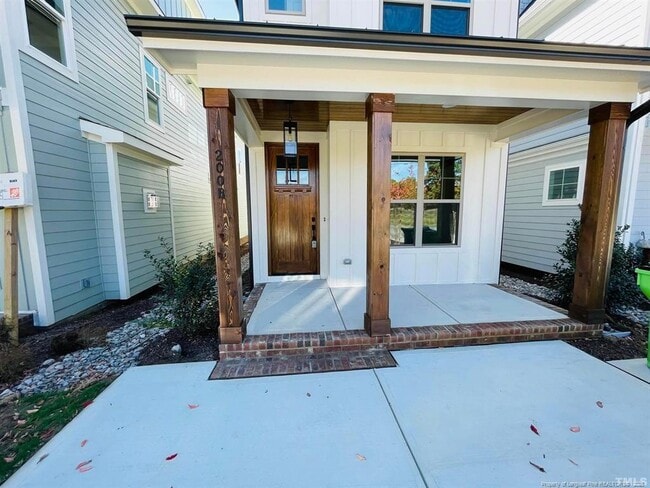 200 E Moore St in Apex, NC - Building Photo - Building Photo