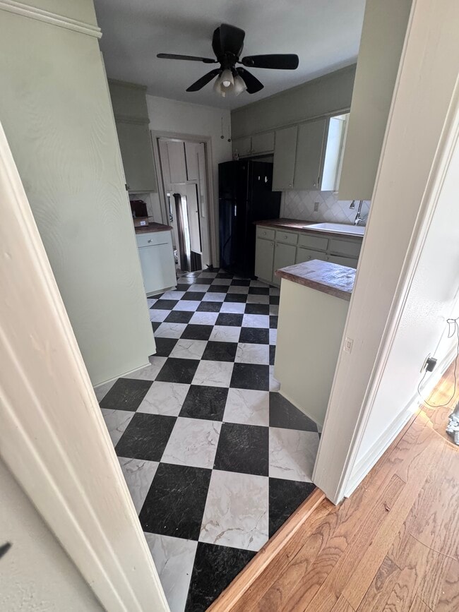 4161 Palm St in Baton Rouge, LA - Foto de edificio - Building Photo