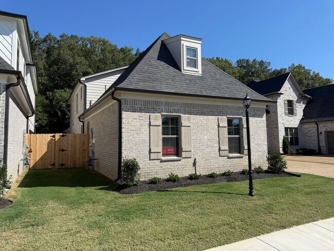 592 Holden Dr in Cordova, TN - Building Photo - Building Photo