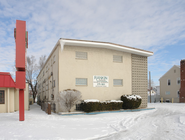 2958 Sullivant Ave in Columbus, OH - Foto de edificio - Building Photo