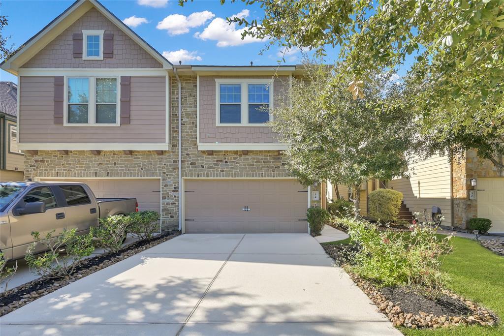 54 Cheswood Manor Drive in The Woodlands, TX - Building Photo