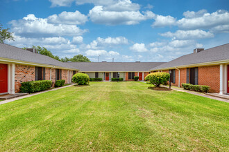 ReNew Towne Oaks in Shreveport, LA - Building Photo - Building Photo