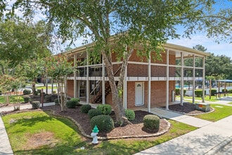 Lakeside Lakeview in Valdosta, GA - Building Photo - Building Photo