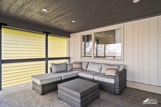 324 E Manor Ave in Anchorage, AK - Building Photo - Building Photo