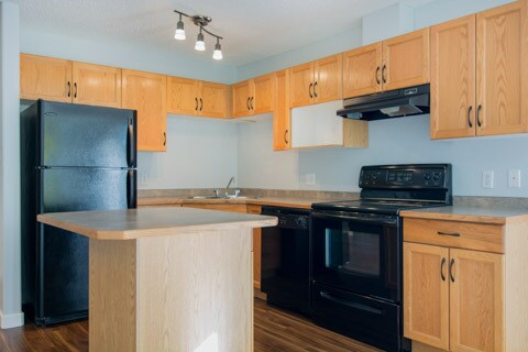 2305-35A 35A Ave NW in Edmonton, AB - Building Photo