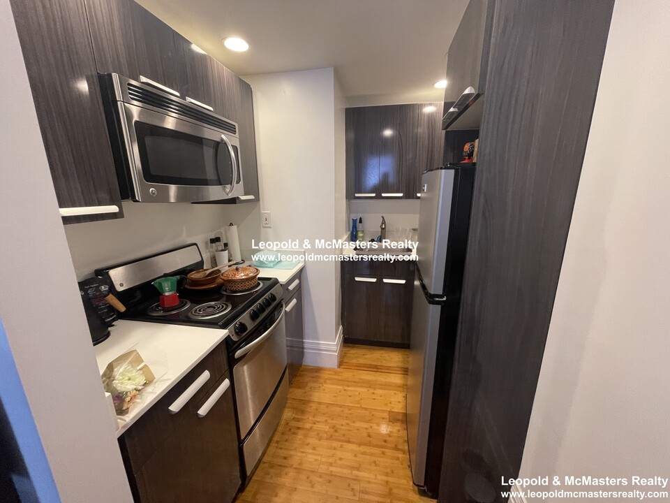 279 Newbury St, Unit 4 in Boston, MA - Building Photo