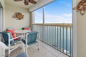25901 Hickory Blvd in Bonita Springs, FL - Foto de edificio - Building Photo