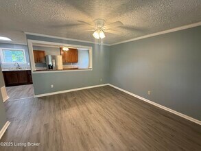 10507 Millers Ln in Louisville, KY - Building Photo - Building Photo