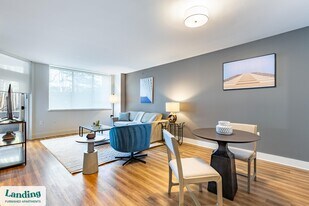 1221 S Eads St in Arlington, VA - Building Photo