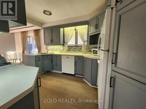 5 Cabot Ct in Aurora, ON - Building Photo - Building Photo