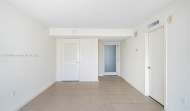 910 West Ave, Unit 0603 in Miami Beach, FL - Building Photo - Building Photo
