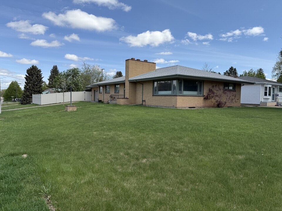 3201 7th Ave S in Great Falls, MT - Building Photo