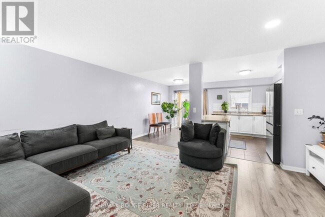 37 Dykstra Ln in Clarington, ON - Building Photo - Building Photo