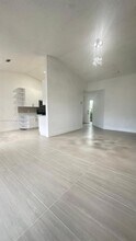 21301 NE 9th Pl in Miami, FL - Building Photo - Building Photo
