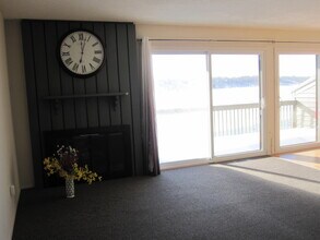 820 Cliffs Dr in Ypsilanti, MI - Building Photo - Building Photo