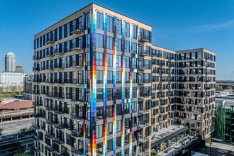 Building B at Gravity in Columbus, OH - Building Photo - Building Photo