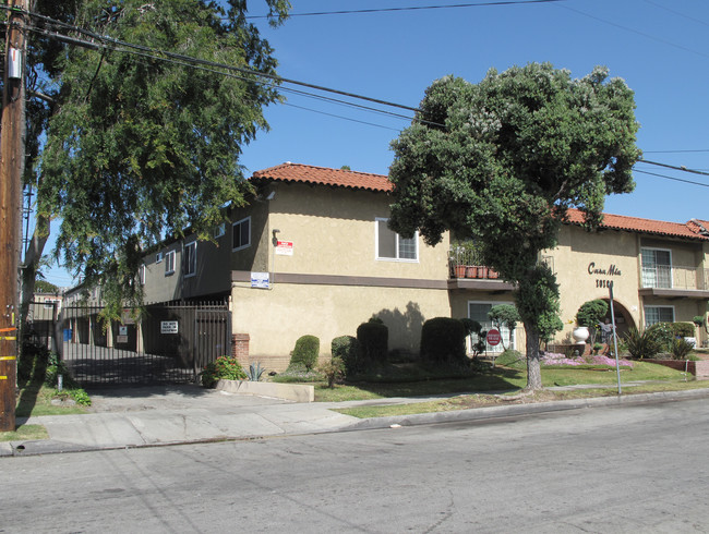 Casa Mia in Inglewood, CA - Foto de edificio - Building Photo