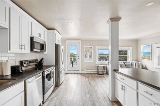 40 Lakeview Cir in Skaneateles, NY - Building Photo - Building Photo