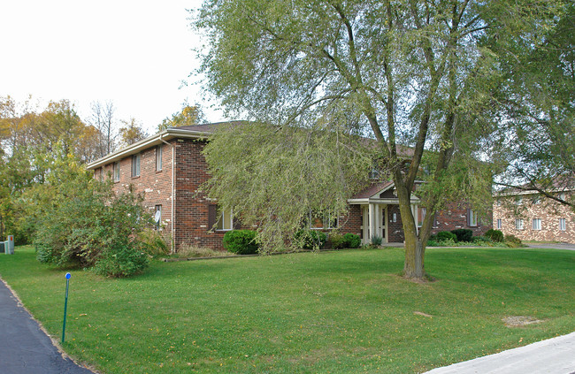 4330 Kennedy Dr in Racine, WI - Foto de edificio - Building Photo