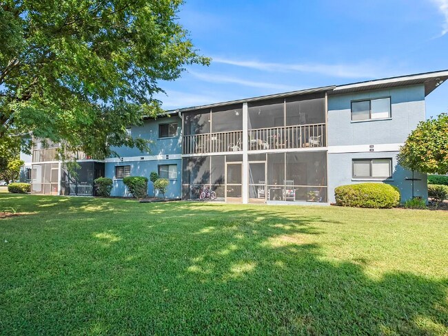 1301 Pridgen Rd in Myrtle Beach, SC - Foto de edificio - Building Photo