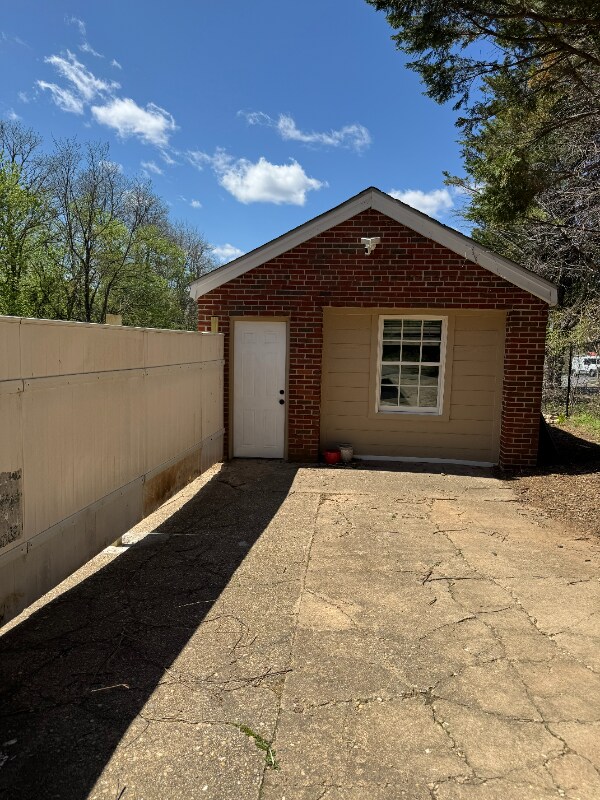 10610 Falls Rd-Unit -A in Potomac, MD - Building Photo - Building Photo