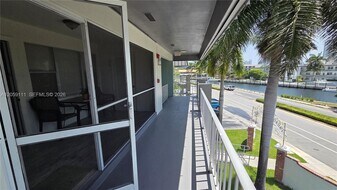 300 Layne Blvd in Hallandale Beach, FL - Building Photo