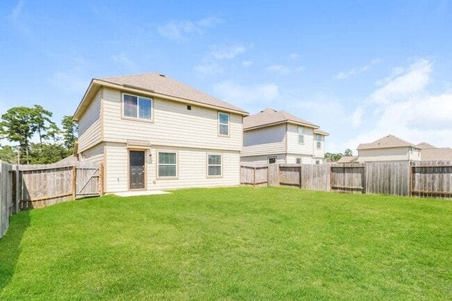 303 Blue Crane St in Huntsville, TX - Building Photo - Building Photo