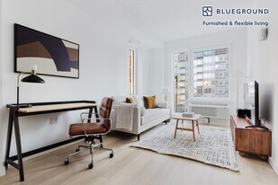 150 Lawrence St in Brooklyn, NY - Building Photo