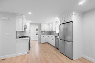 22 James St in Woburn, MA - Foto de edificio - Building Photo