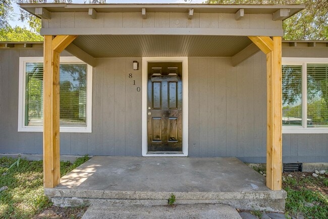 810 Meadow Park Dr in White Settlement, TX - Building Photo - Building Photo