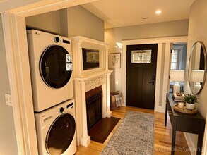 12 Merrill St, Unit Unit 2 in Cambridge, MA - Building Photo - Building Photo