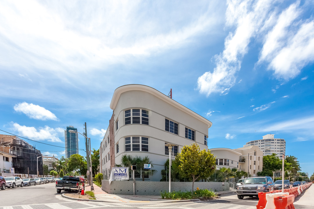 London House in Miami Beach, FL - Foto de edificio