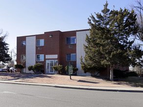 Del Mar Garden Apartments in Aurora, CO - Foto de edificio - Building Photo