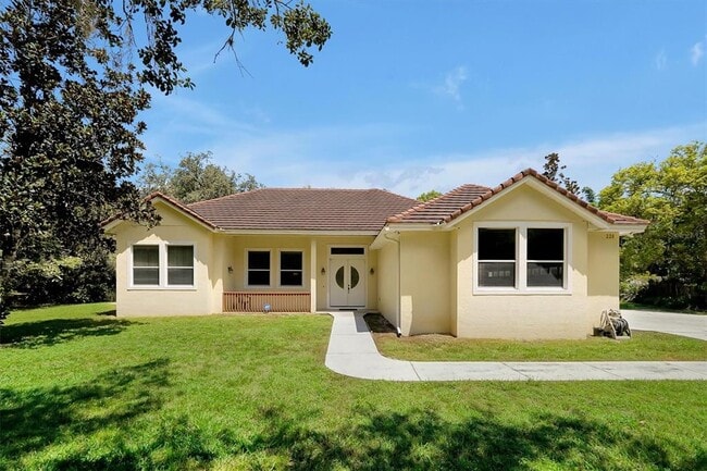 property at 220 E Bahama Rd