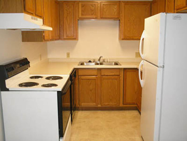 Rosser Apartments in Bismarck, ND - Building Photo - Building Photo