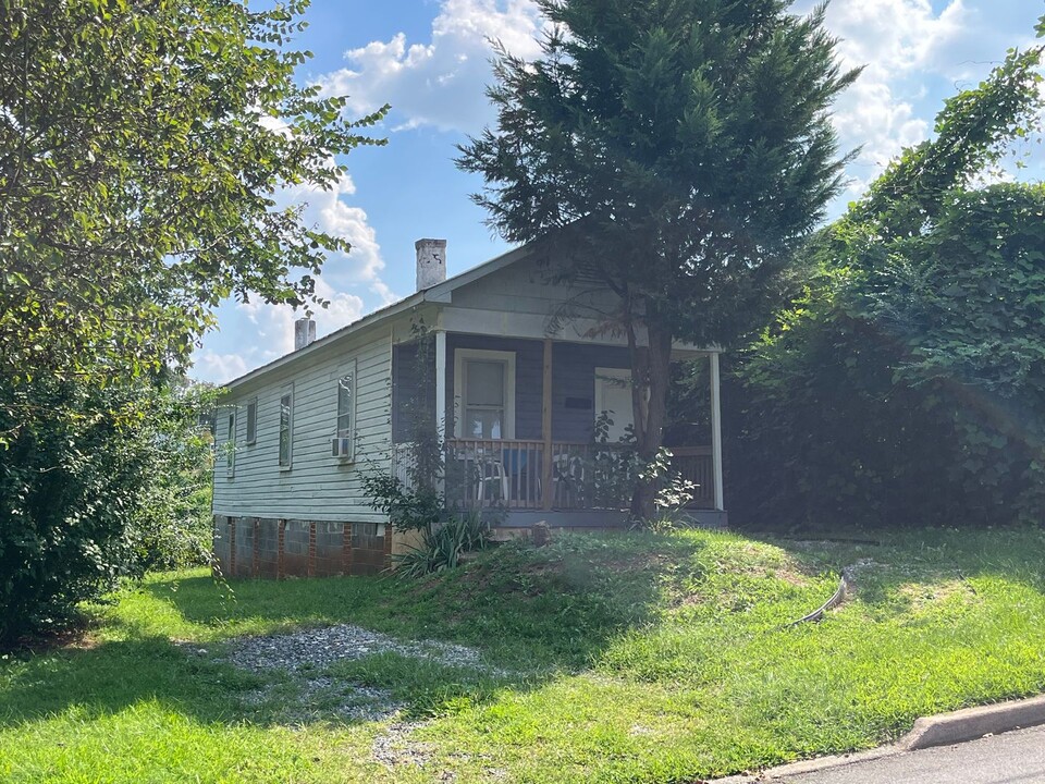 1024 W 13th St in Winston-Salem, NC - Building Photo