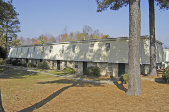 Sierra Townhomes in Atlanta, GA - Building Photo - Building Photo