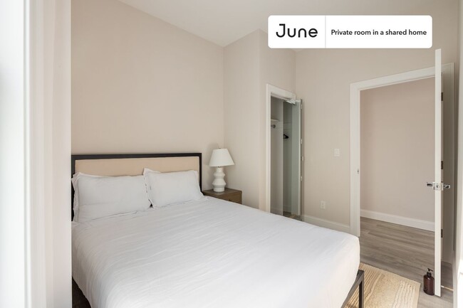Private bedroom in 5 bed/2 bath Home in Boston, MA - Building Photo - Building Photo