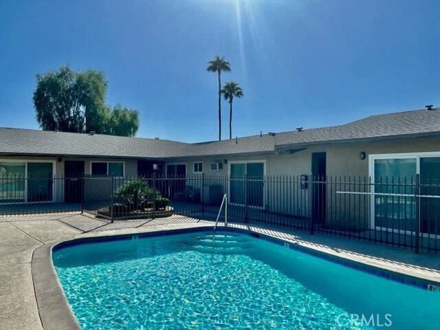 685 E Vista Chino, Unit 2 in Palm Springs, CA - Building Photo - Building Photo